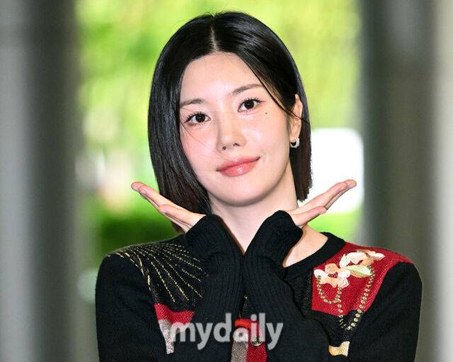 권은비가 덱스와 질문에 친한 친구 관계라고 단호하게 이야기했다. / 마이데일리 DB