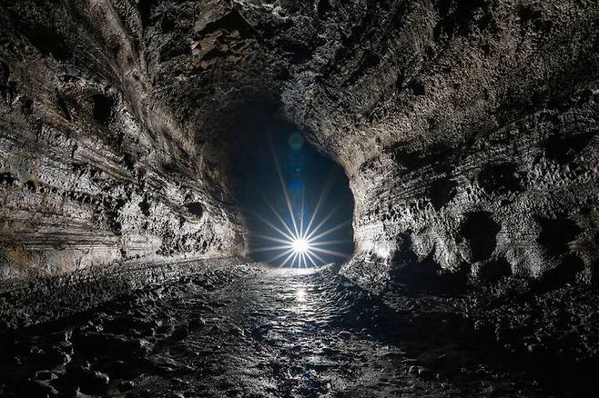 [서울=뉴시스] 김녕굴 (사진=세계자연유산마을보존회 제공) 2025.06.22 photo@newsis.com *재판매 및 DB 금지