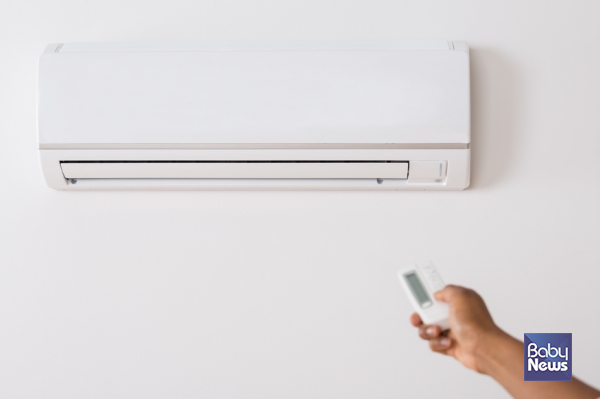 벽걸이형 에어컨 5개 제품의 월간 전기요금은 최대 5000원, CO₂ 배출량은 시간당 최대 38g 차이가 나는 등 성능과 에너지 효율에 뚜렷한 차이가 있는 것으로 나타났다. ⓒ베이비뉴스