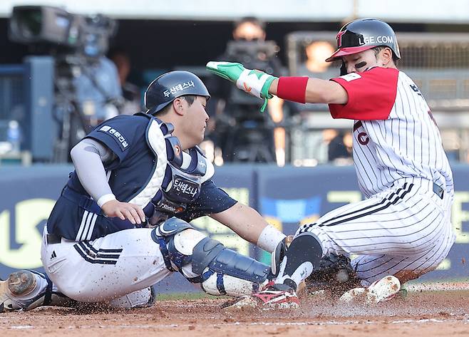 득점에 성공하는 박해민의 모습. 사진 | 연합뉴스
