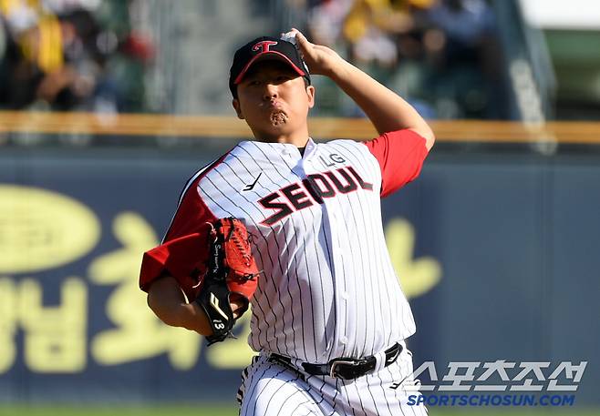 22일 잠실구장에서 열린 LG 트윈스와 두산 베어스의 경기. LG 송승기가 역투하고 있다. 잠실=박재만 기자 pjm@sportschosun.com/2025.06.22/