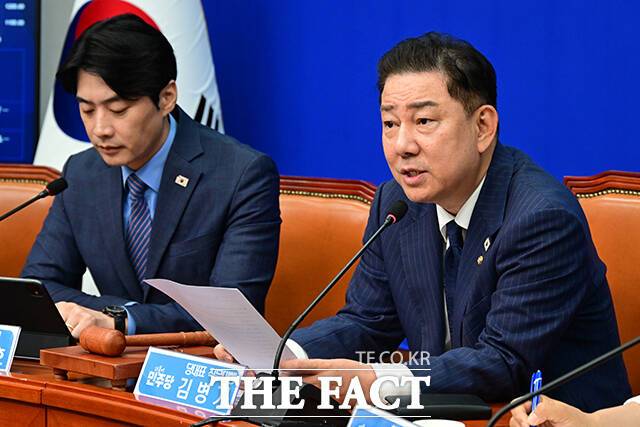 김병기 더불어민주당 대표 직무대행 겸 원내대표가 23일 오전 서울 여의도 국회에서 열린 최고위원회의에 참석해 모두발언하고 있다./국회=남용희 기자