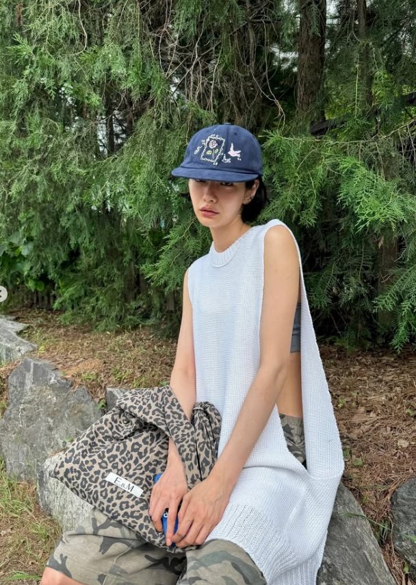 나나, 파격 노브라 패션... 자유로운 영혼&nbsp; 사진출처: 나나 인스타그램 캡처