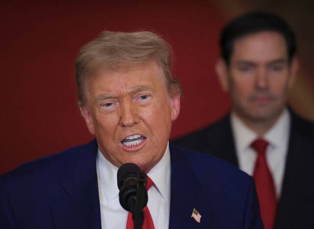 도널드 트럼프 미국 대통령이 21일(현시시각) 워싱턴 디시(D.C) 백악관 이스트룸에서 연설하고 있다. AP 연합뉴스