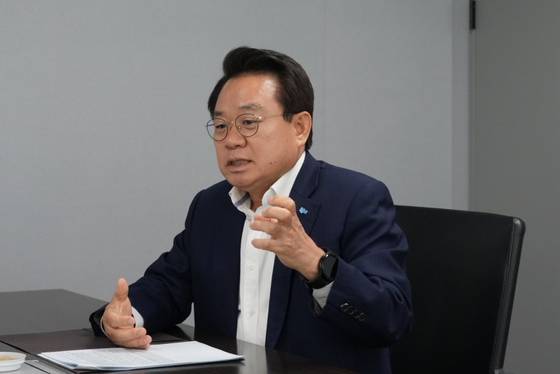 안병길 한국해양진흥공사 사장이 지난 12일 서울 영등포구 해진공 서울사무소에서 중앙일보와 인터뷰하고 있다. 사진 한국해양진흥공사