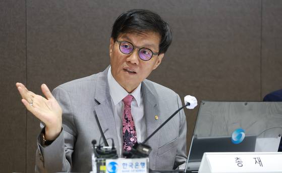Bank of Korea Gov. Rhee Chang-yong speaks in a press conference held at the bank in central Seoul on June 18. Rhee said he “does not disagree” with the issuance of stablecoins. [BANK OF KOREA]