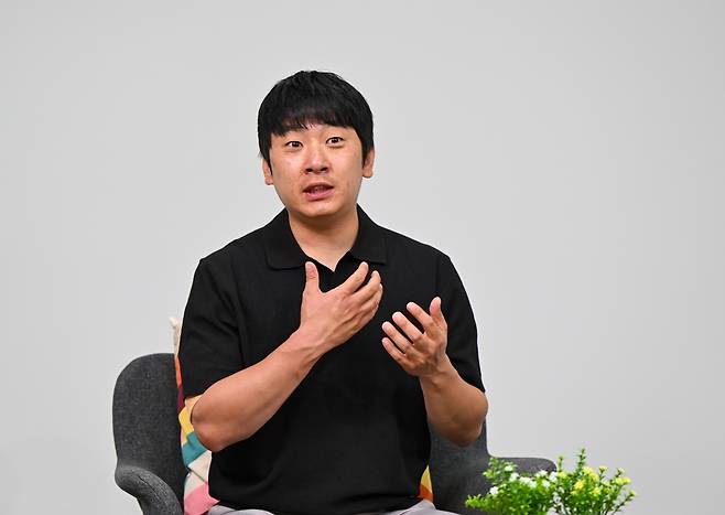 최춘길 선교사 아들 최진영씨가 22일 서울 국민일보빌딩에서 인터뷰하고 있다. 신석현 포토그래퍼