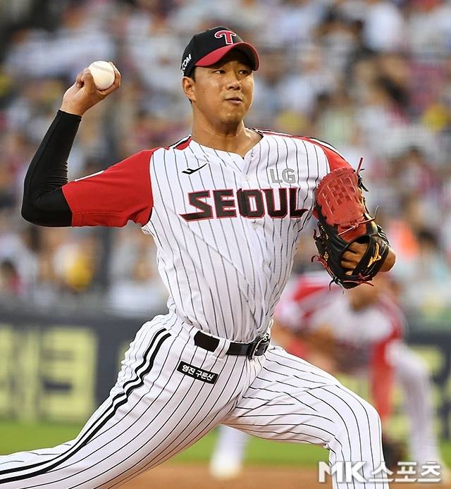 정우영이 22일 잠실 두산전에서 공을 뿌리고 있다. 사진(잠실 서울)=천정환 기자