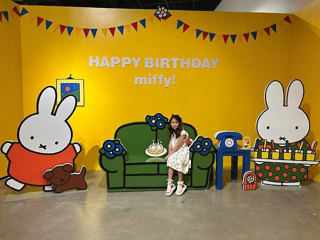 경기도 양주에서 엄마와 함께 전시장을 찾은 조서연(11)어린이는 "미피의 생일파티에 함께 하게되어 정말 기쁘다"며 즐거워했다.