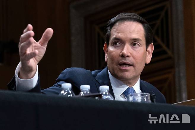 [워싱턴=AP/뉴시스] 마르코 루비오 미국 국무장관이 상원 외교위원회 청문회에 출석해 보고하고 있다. 자료사진. 2025.06.23