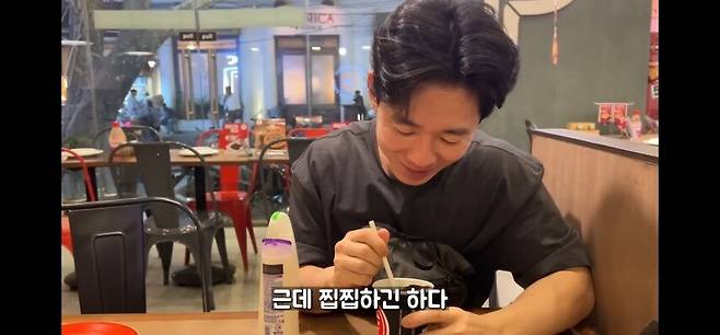 인도 피자헛 가서 콜라보고 충격먹은 유튜버.jpg_7.jpg