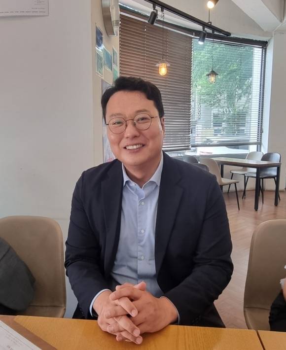 천하람 개혁신당 원내대표가 전국 주요 현황과 순천 지역 발전 방향 등에 대한 소신을 밝히고 있다.