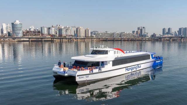 한강버스가 한강을 운행하고 있다. 사진 제공=서울시