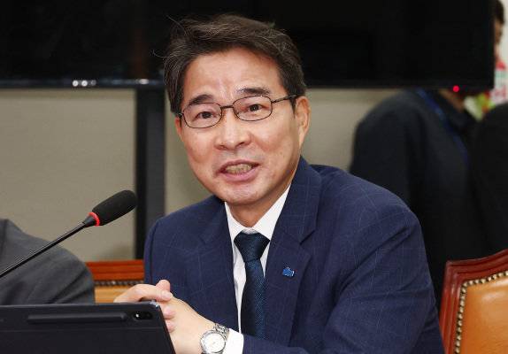 송순호 더불어민주당 최고위원이 2024년 9월 20일 오전 서울 여의도 국회에서 열린 최고위원회의에서 인사말을 하고 있다. 뉴스1