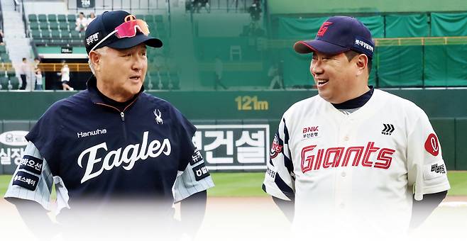 김경문 한화 감독(왼쪽)과 김태형 롯데 감독 I 연합뉴스