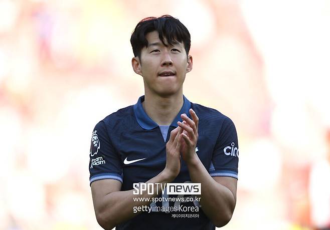 ▲ 2000년대 중반 토트넘에서 미드필더로 뛰었던 오하라는 영국 축구전문지 '포포투'와 가진 인터뷰에서 손흥민을 저격했다. 그는 "손흥민을 빨리 내보내야 한다. 토트넘의 레전드인 것은 분명하지만, 이제 그에게 잉글랜드 프리미어리그는 너무 빠르다. 손흥민의 역할은 끝났다"라고 원색적인 비판을 쏟아냈다.