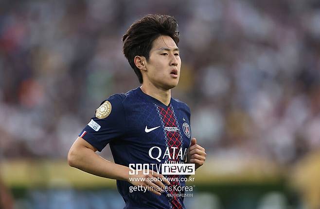 ▲ 이탈리아 지역지 '투토 나폴리'도 코리에레 델로 스포르트 보도를 인용하며 "나폴리가 올여름 이강인을 품에 안기 위한 결정적인 수를 두려 한다. 이번엔 진짜 마무리가 가능할 것"이라 전망했다.