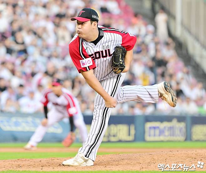 KIA 타이거즈 외국인 투수 제임스 네일이 23일 KBO리그 1군 엔트리에서 말소됐다. KIA 구단은 관리 차원으로 네일에게 휴식을 부여하기 위해 말소했다고 밝혔다. 이날 네일을 포함해 총 11명 선수가 1군 엔트리에서 빠졌다. 엑스포츠뉴스 DB