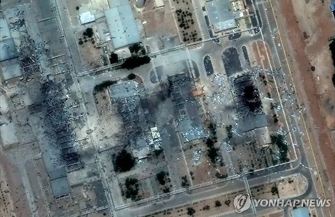 미군 공습 이후 촬영한 이란 이스파한 핵시설 위성사진 [로이터 연합뉴스. 막사르 테크놀로지 제공. 재판매 및 DB 금지]