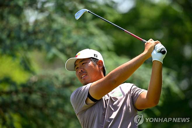 아이언샷 날리는 안병훈 [AFP=연합뉴스]