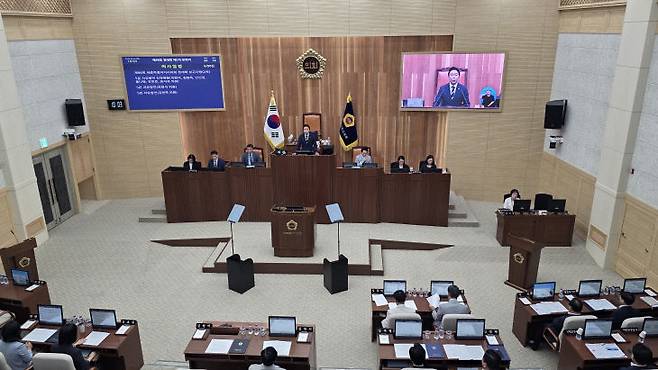 세종시의회는 23일 제98회 정례회 2차 본회의를 열고 2025년도 제1회 추가경정예산안 등 총 90개 안건을 처리하고 회기를 종료했다. /사진=이은지 기자