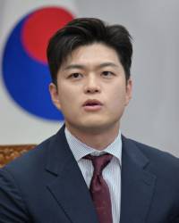 ◇23일 강원특별자치도청을 방문한 국민의힘 김용태 비상대책위원장이 발언하고 있다. 박승선기자