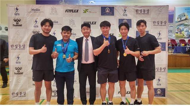 대구시청 세팍타크로팀의 천동령 선수, 수크리펌씁 코치, 민승기 전무이사, 신추광 선수, 오대양 선수, 이승우 선수(왼쪽부터).