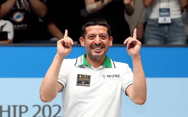 프로당구 PBA에서 통산 두 번째 개인투어 우승을 차지한 무라트 나치 초글루. 사진=PBA 제공