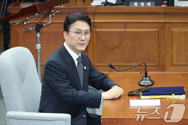 김민석 국무총리 후보자가 24일 오전 서울 여의도 국회에서 열린 인사청문회에 출석고 있다. 2025.6.24/뉴스1 ⓒ News1 이광호 기자