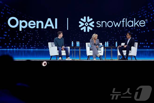 스노우플레이크 서밋 2025에 샘 올트먼 오픈AI CEO가 기조연설자로 참여했다. ⓒ AFP=뉴스1