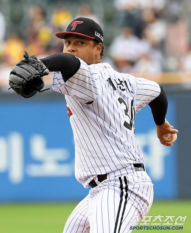 21일 잠실구장에서 열린 LG 트윈스와 두산 베어스의 경기. LG 에르난데스가 역투하고 있다. 잠실=박재만 기자 pjm@sportschosun.com/2025.06.21/