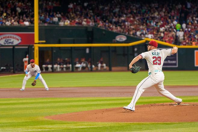 메릴 켈리가 지난 16일(한국시각) 샌디에이고 파드리스전에 선발등판해 힘차게 공을 ㄹ던지고 있다. Imagn Images연합뉴스