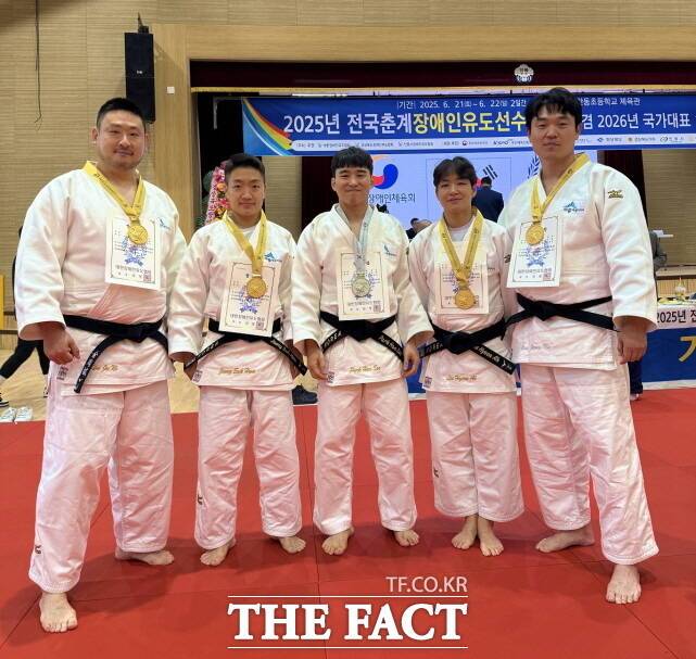 세종시장애인체육회 유도 선수단이 지난 22일까지 경북 안동초등학교 체육관에서 열린 ‘2025년 전국춘계장애인유도선수권대회 겸 제1차 국가대표 선발전’에서 금 5개, 은 1개 등 6개의 메달을 획득했다. /세종시