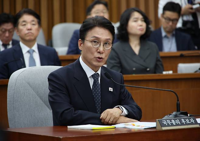 김민석 국무총리 후보자가 24일 서울 여의도 국회에서 열린 인사청문회에서 질문에 답하고 있다. 2025.06.24. [서울=뉴시스]