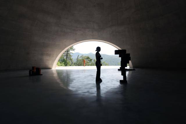 강원 원주시 뮤지엄 산의 전시관 그라운드. 원주=뉴시스