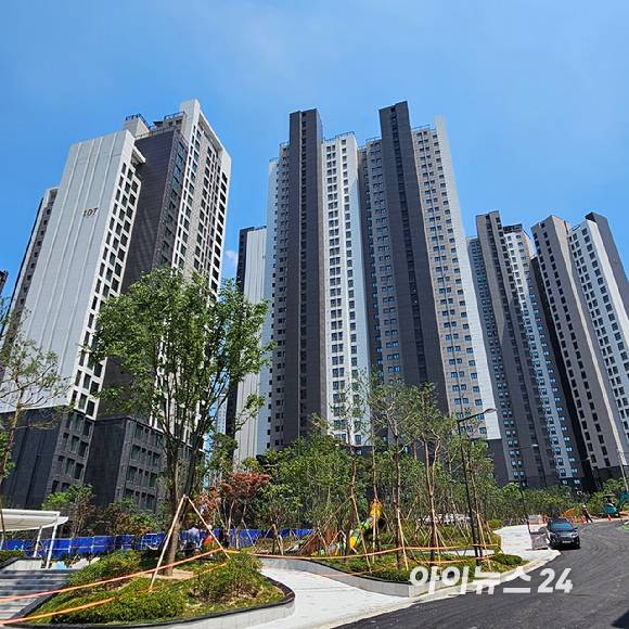 내달 입주 예정인 라체르보 푸르지오 써밋 아파트 전경. 2025.06.23 [사진=이효정 기자 ]