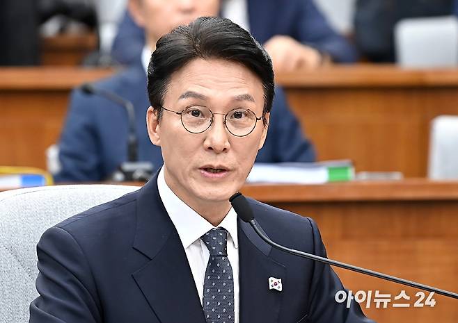 김민석 국무총리 후보자가 24일 서울 여의도 국회에서 열린 국무총리(김민석) 임명동의안 심사를 위한 인사청문회에서 의원 질의에 답변하고 있다. [사진=곽영래 기자]