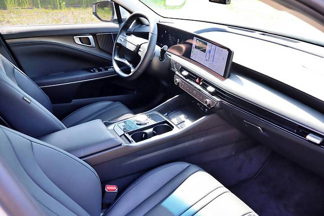 신형 K8 3.5 리터 LPi 실내 / 출처=IT동아