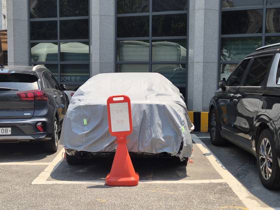 23일 오후 1시쯤, 서울 마포경찰서 주차장에 압수 차량이 보관돼 있다. 전율 기자