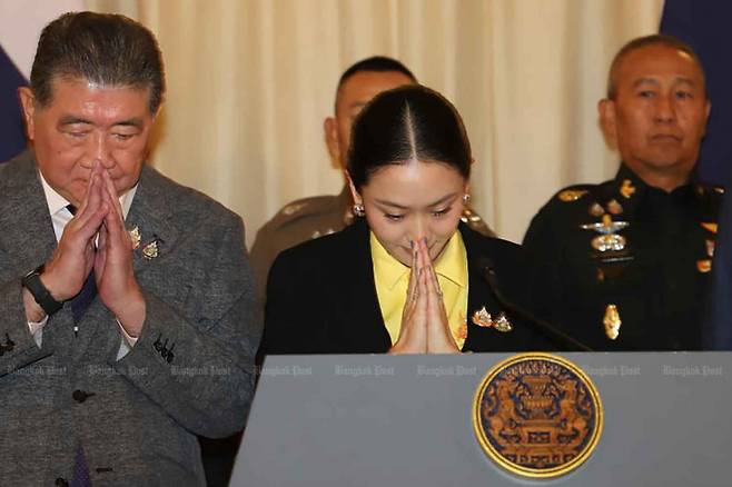 지난 19일, 패통탄 총리가 기자회견을 열고 통화 녹음 유출 사태에 대해 대국민 사과를 했다.(사진 출처 : 방콕 포스트)