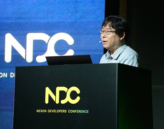 박용현 넥슨코리아 개발 부사장 겸 넥슨게임즈 대표가 24일 경기 성남 창조경제혁신센터에서 열린 넥슨개발자콘퍼런스(NDC) 기조강연에서 발언하고 있다. 사진=연합뉴스
