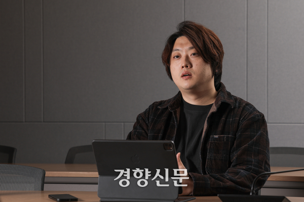 박단 대한전공의협의회 비상대책위원장이 24일 사퇴 의사를 밝혔다. 사진은 지난 4월 서울 용산구 대한의협회관에서 경향신문과 인터뷰하는 박단 위원장. 이준헌 기자