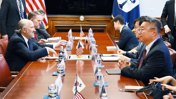 23일(현지시간) 미 워싱턴DC 상무부 회의실에서 한미 고위급 통상 협의가 진행되고 있다. 산업부 제공