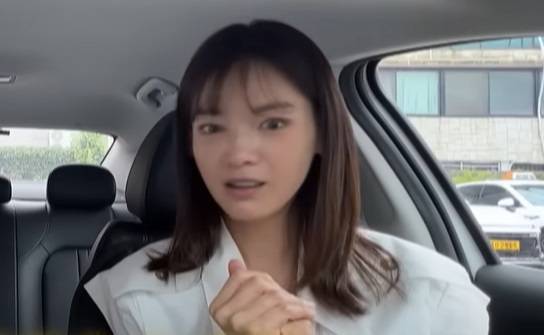 최근 택시 기사 취업 소식을 전한 배우 정가은이 첫 택시 운전 교육에서 현실적인 궁금증을 쏟아냈다. [사진출처 = 정가은 유튜브 채널 영상 캡처]