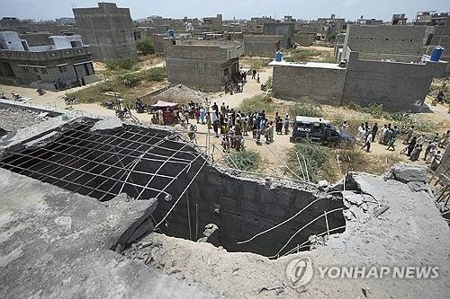 지난 5월 인도의 드론 공격으로 파손된 파키스탄 건물. [AP 연합뉴스]