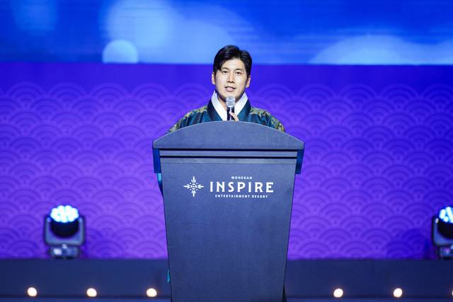 정사무엘 대한민국 한복모델 선발대회 조직위원장이 개회사를 하고 있다.  대한민국 한복모델 선발대회 조직위원회 제공