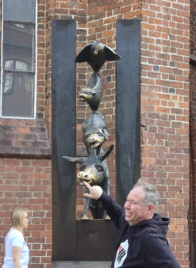 한자동맹의 진원지인 브레멘의 상징 브레멘음악대 동물들의 동상이 라트비아의 수도 리가에 있다. 여행객들이 행운의 상징으로 만진다.