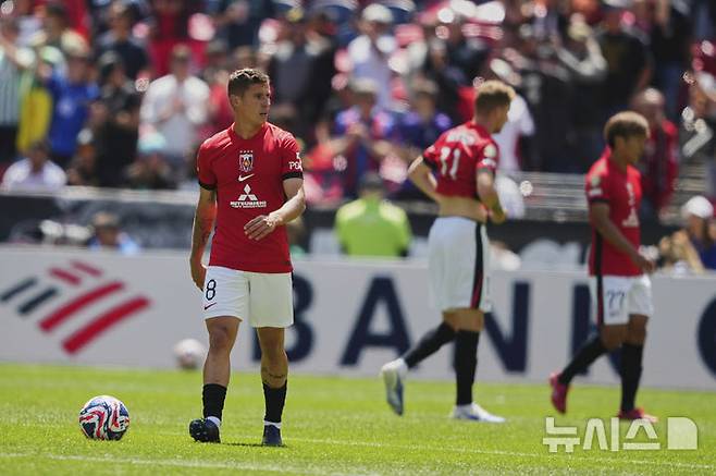 [시애틀=AP/뉴시스] 2025 국제축구연맹(FIFA) 클럽월드컵 조별리그 탈락이 확정된 일본 프로축구 J1리그의 우라와 레즈. 2025.06.17.