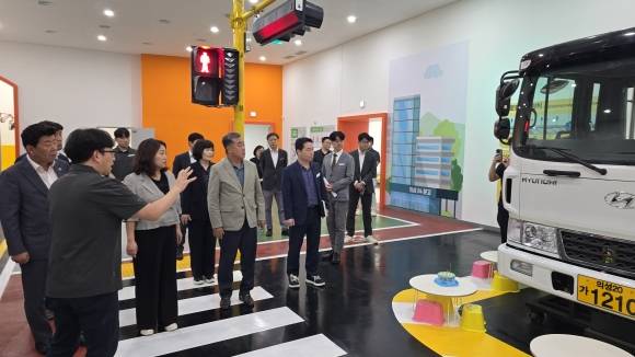 지난 23일 경북도의회 교육위원회 의성안전체험관 현지확인. 경북도의회 제공