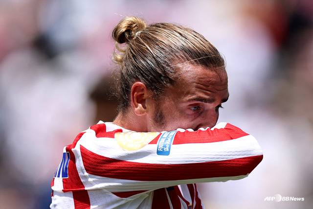 아쉬워하는 아틀레티코 마드리드의 앙투완 그리즈만. /AFPBBNews=뉴스1